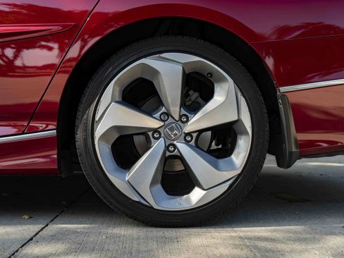 Certified 2018 Honda Accord Touring image 15
