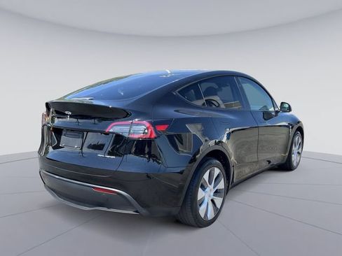 Used 2023 Tesla Model Y Long Range AWD/4WD image 9