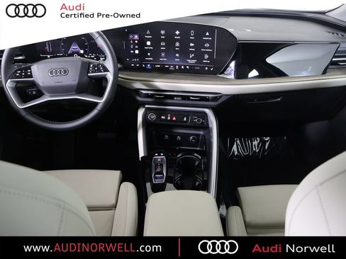 Certified 2025 Audi Q5 Premium AWD/4WD image 25