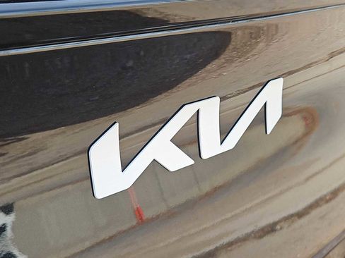 Used 2024 Kia Sportage SX Prestige image 11