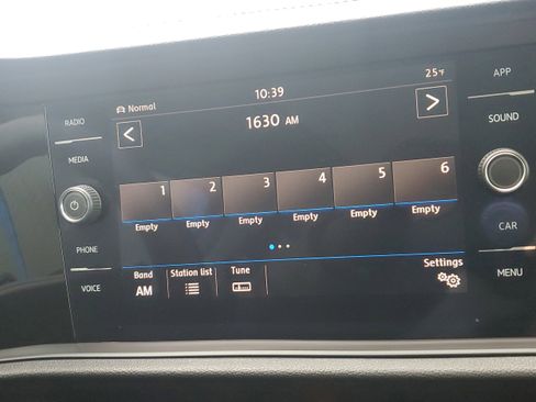 Used 2019 Volkswagen Jetta SEL w/ Cold Weather Package image 17