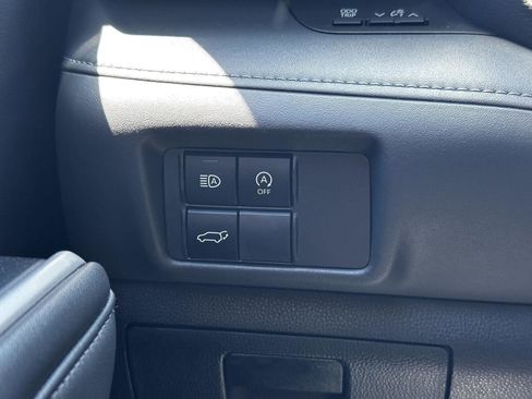 Used 2023 Toyota Highlander XLE FWD image 28