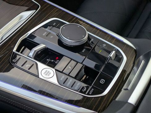 Used 2024 BMW X7 xDrive40i image 26