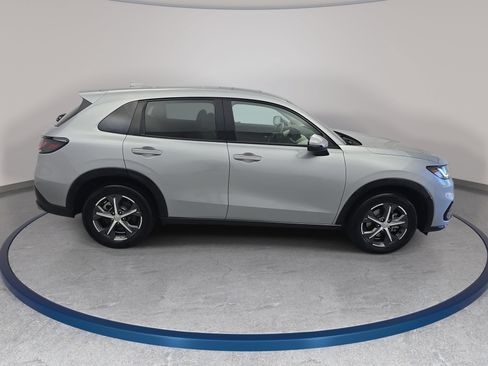 Certified 2024 Honda HR-V EX-L image 4