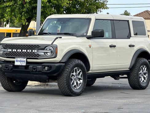 Used 2025 Ford Bronco Badlands AWD/4WD image 8