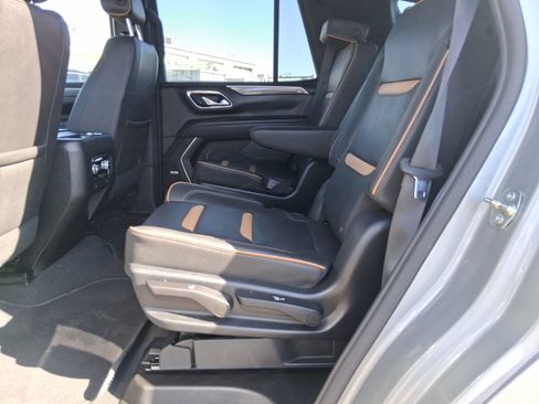 Used 2023 GMC Yukon AT4 w/ AT4 Premium Plus Package AWD/4WD image 9