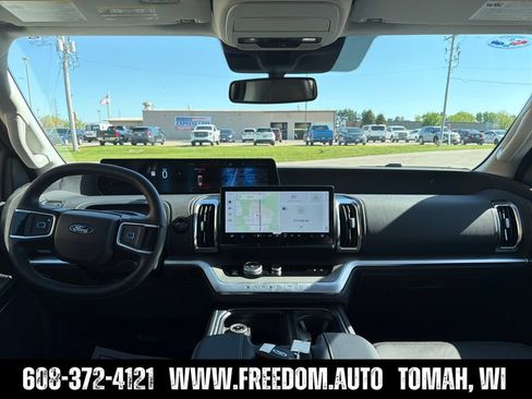 Used 2026 Ford Expedition Max Platinum AWD/4WD image 12