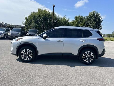 Used 2021 Nissan Rogue SV w/ Premium Package FWD image 4