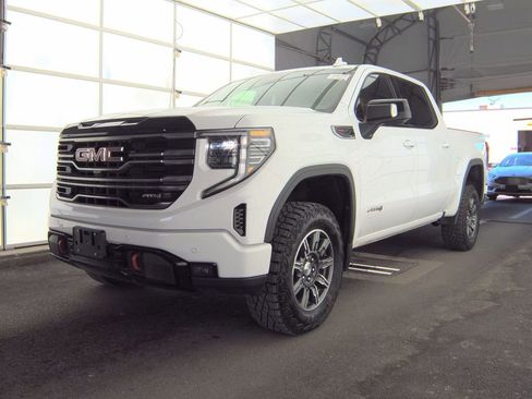 Used 2025 GMC Sierra 1500 AT4 image 1