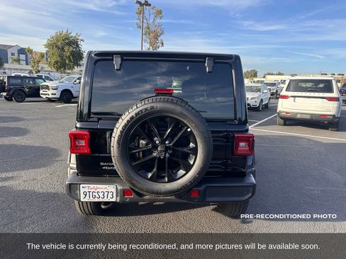 Used 2025 Jeep Wrangler Unlimited Sahara w/ Safety Group AWD/4WD image 4