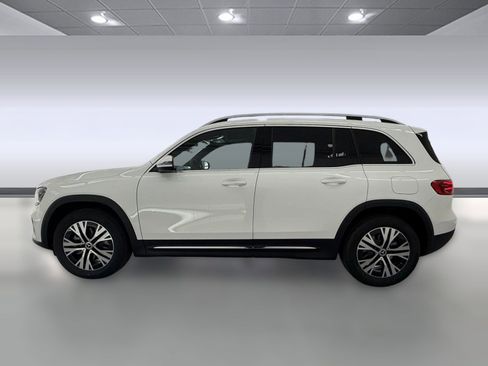 New 2026 Mercedes-Benz GLB 250 image 2