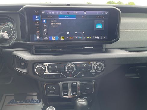 Used 2024 Jeep Wrangler Sport AWD/4WD image 29