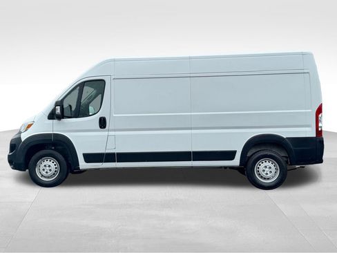 Used 2024 RAM ProMaster 2500 w/ Convenience Group FWD image 4