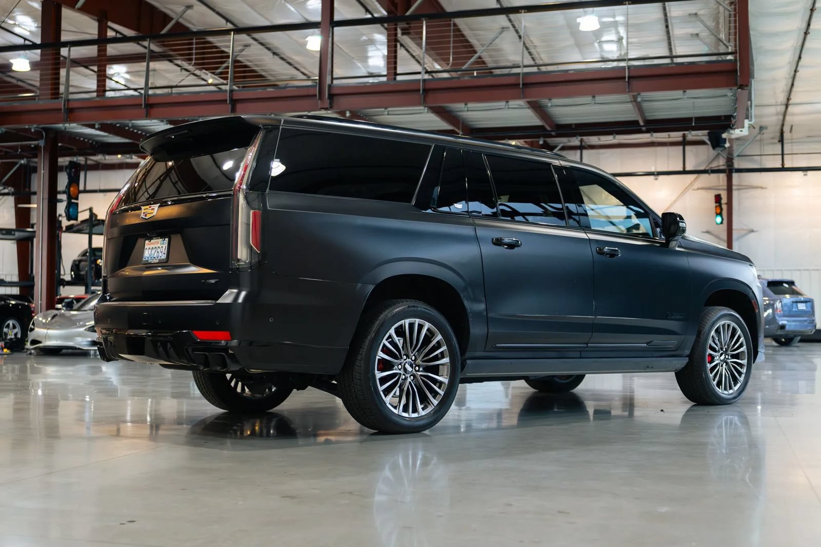 Used 2024 Cadillac Escalade ESV V AWD/4WD image 18