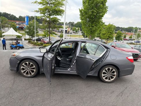 Used 2014 Honda Accord Sport image 18