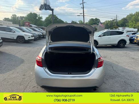Used 2019 Toyota Corolla LE FWD image 6