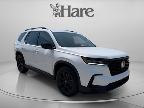 Used 2025 Honda Pilot Black Edition image 7