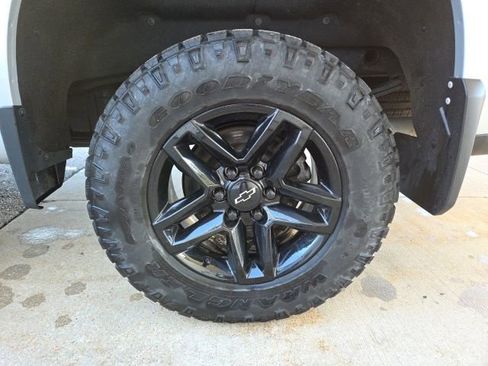 Used 2022 Chevrolet Silverado 1500 Custom Trail Boss w/ LPO, Dark Essentials Package AWD/4WD image 73