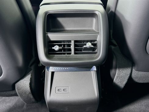 Used 2025 Cadillac Lyriq Luxury image 27