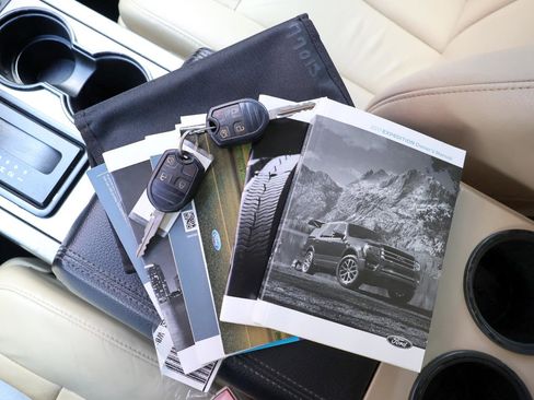 Used 2017 Ford Expedition XLT w/ Equipment Group 201A image 28