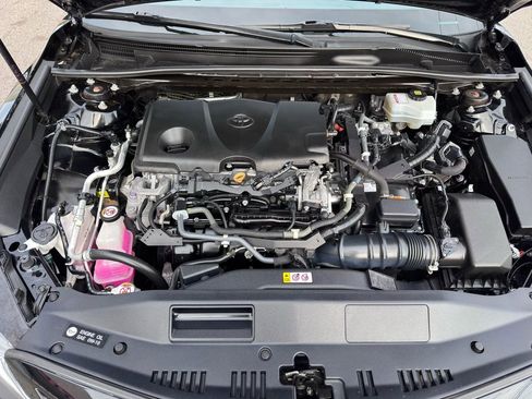 Used 2020 Toyota Camry SE w/ Sunroof Package image 35