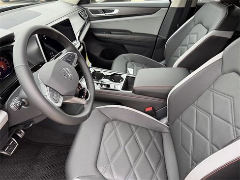 Certified 2025 Volkswagen Atlas Peak Edition SE image 10