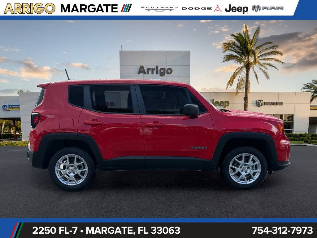 Certified 2023 Jeep Renegade Latitude AWD/4WD image 8