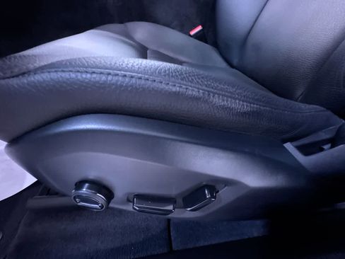 Used 2023 Volvo XC60 B5 Plus image 13