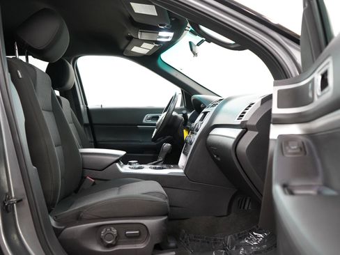 Used 2014 Ford Explorer XLT AWD/4WD image 11