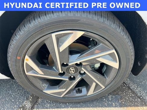 Certified 2025 Hyundai Elantra SEL image 19