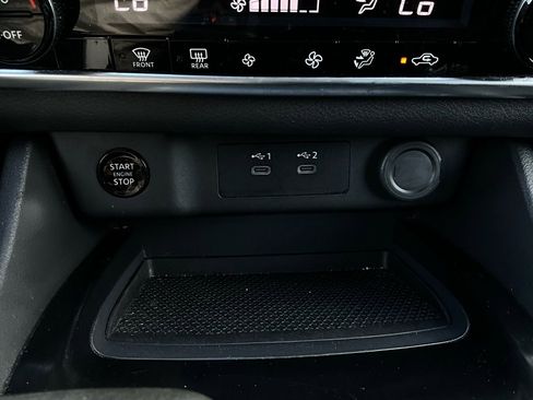 Used 2025 Nissan Rogue SV image 25