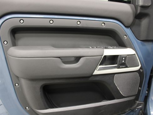 Used 2024 Land Rover Defender 110 S image 6