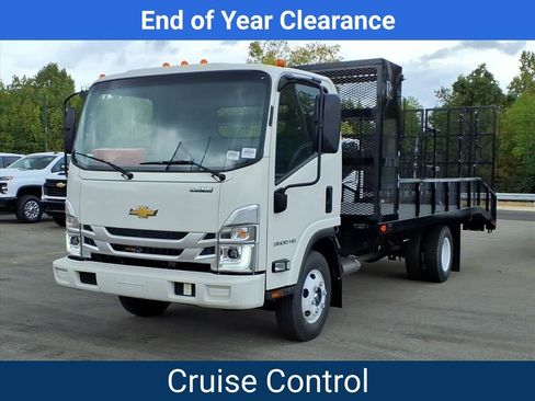 New 2025 Chevrolet Low Cab Forward image 2