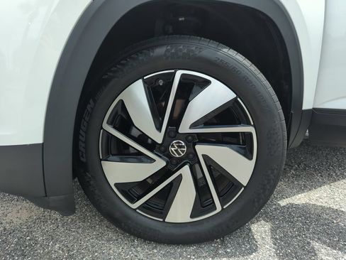 Used 2024 Volkswagen Atlas SE FWD image 50