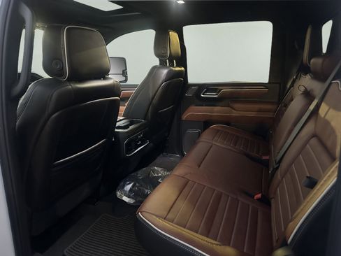 Used 2025 GMC Sierra 2500 Denali Ultimate w/ Snow Plow Prep/Camper Package image 11