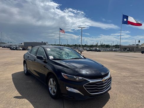 Used 2024 Chevrolet Malibu LS FWD image 1