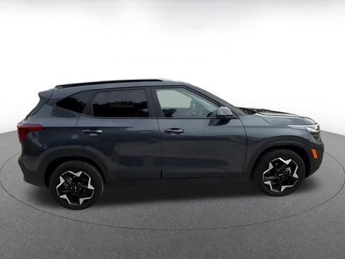 Used 2025 Kia Seltos S FWD image 16