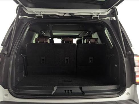 Used 2024 Ford Expedition Limited image 16