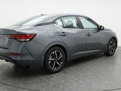 Used 2025 Nissan Sentra SV image 9