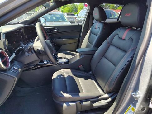 Used 2025 Chevrolet Trax RS w/ Driver Confidence Package FWD image 9