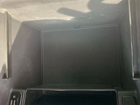 Used 2015 Chevrolet Silverado 1500 High Country w/ High Country Premium Package image 28