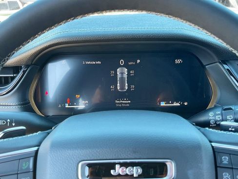 New 2026 Jeep Grand Cherokee Limited w/ Luxury Tech Group II RWD image 12
