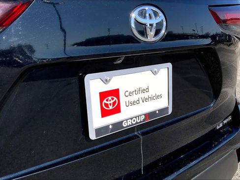 Certified 2024 Toyota Highlander LE image 10