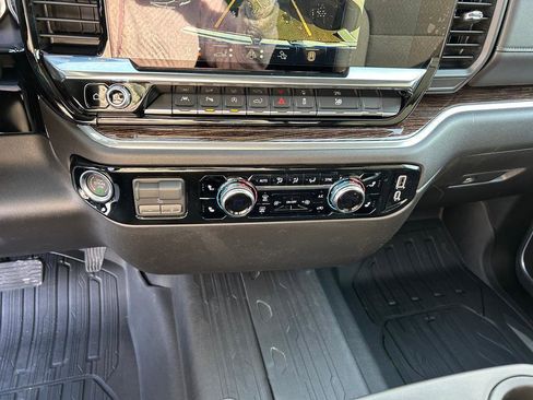 New 2026 GMC Sierra 1500 SLE w/ Preferred Package image 11