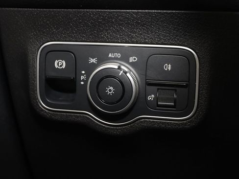 Used 2022 Mercedes-Benz GLB 35 AMG 4MATIC image 28