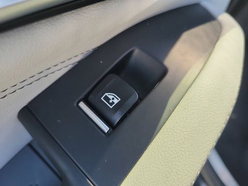 Used 2024 BMW X5 sDrive40i w/ Parking Assistance Package RWD image 17