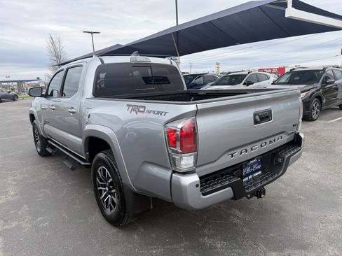 Used 2021 Toyota Tacoma TRD Sport image 4