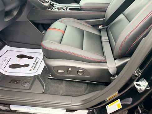 New 2026 Chevrolet Traverse RS w/ LPO, Floor Liner Package FWD image 14