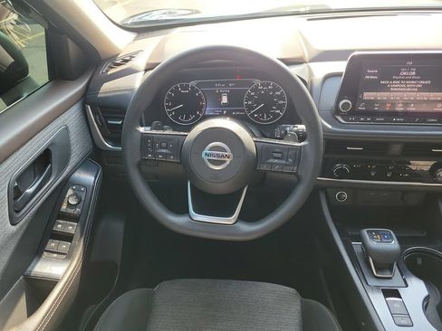 Used 2021 Nissan Rogue S FWD image 12