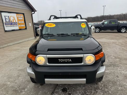 Used 2007 Toyota FJ Cruiser 4WD image 2